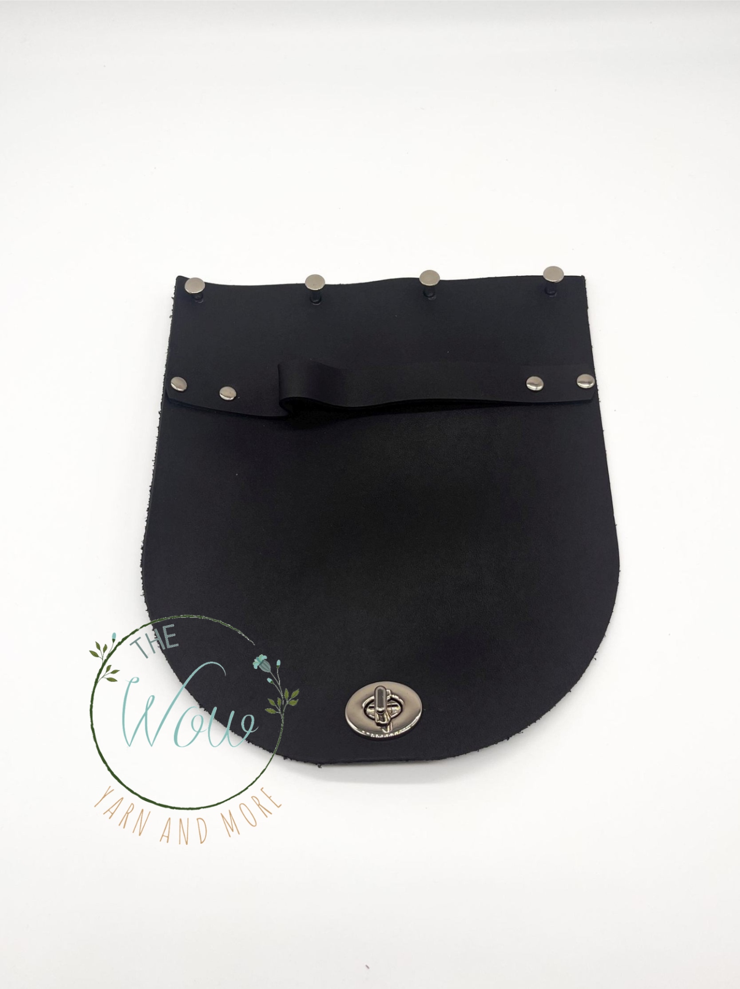 taska_fedel_ 20x23cm_fb_horgolt_taska_1_thewowfonal.hu